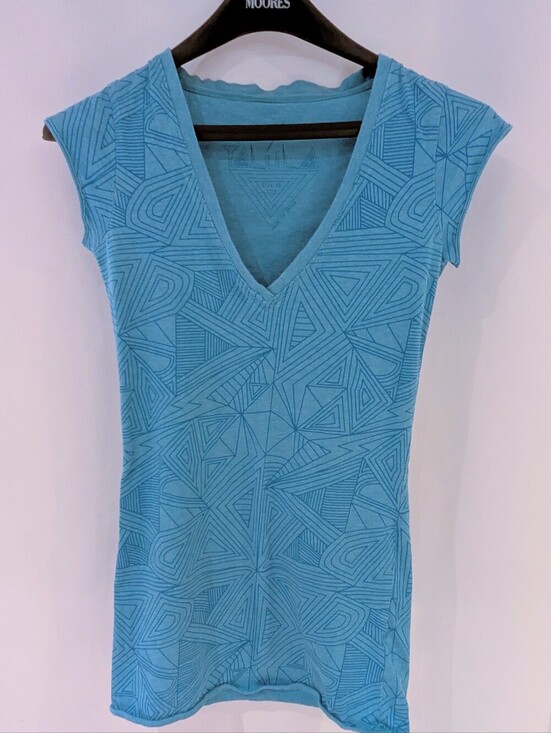 Aritzia Tops - Y2K Talula Blue Geometric V-Neck Tank By Aritzia